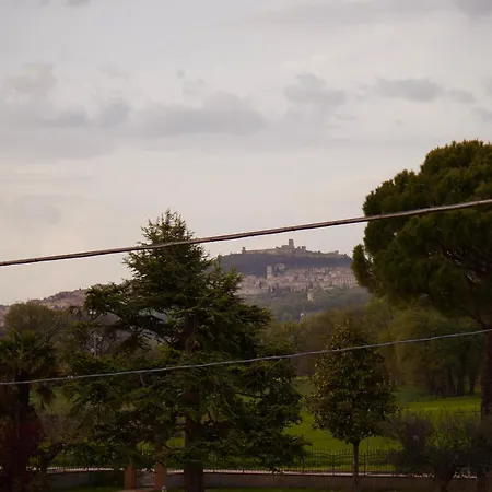 La Casa Di Luciana Bed & Breakfast *